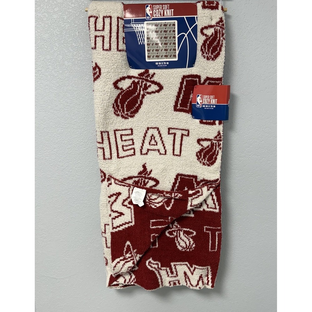 NWT Miami Heat Super Soft Cozy Knit Throw Blanket 60"x 70" NBA Red Logo